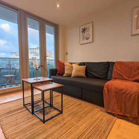 Apartment 100M From Fistral Beach- Underground Parking-Surf Shower & Locker- Sleeps 6 新码头 外观 照片