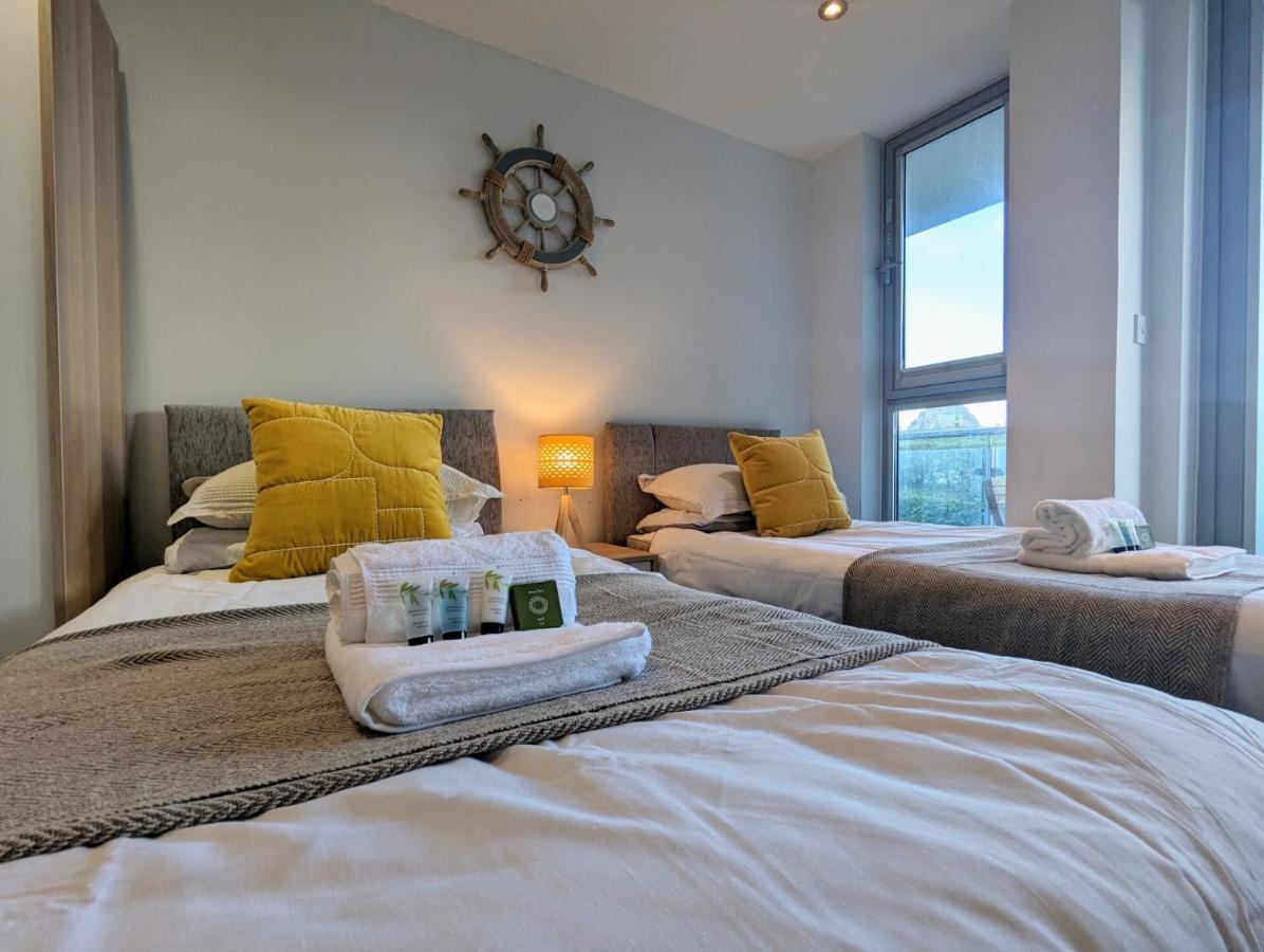 Apartment 100M From Fistral Beach- Underground Parking-Surf Shower & Locker- Sleeps 6 新码头 外观 照片