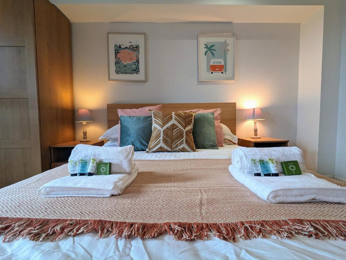 Apartment 100M From Fistral Beach- Underground Parking-Surf Shower & Locker- Sleeps 6 新码头 外观 照片