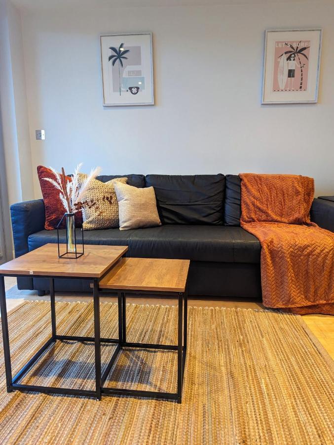Apartment 100M From Fistral Beach- Underground Parking-Surf Shower & Locker- Sleeps 6 新码头 外观 照片