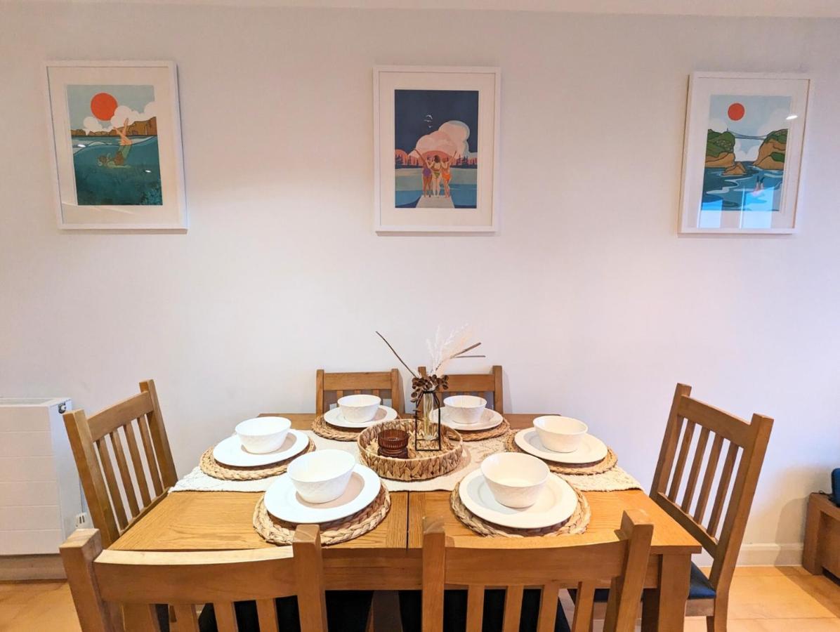 Apartment 100M From Fistral Beach- Underground Parking-Surf Shower & Locker- Sleeps 6 新码头 外观 照片