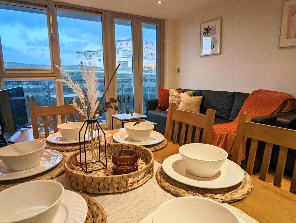 Apartment 100M From Fistral Beach- Underground Parking-Surf Shower & Locker- Sleeps 6 新码头 外观 照片